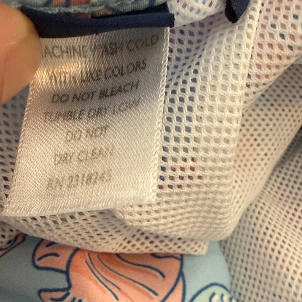 Men’s medium Vineyard Vines Swim Trunks